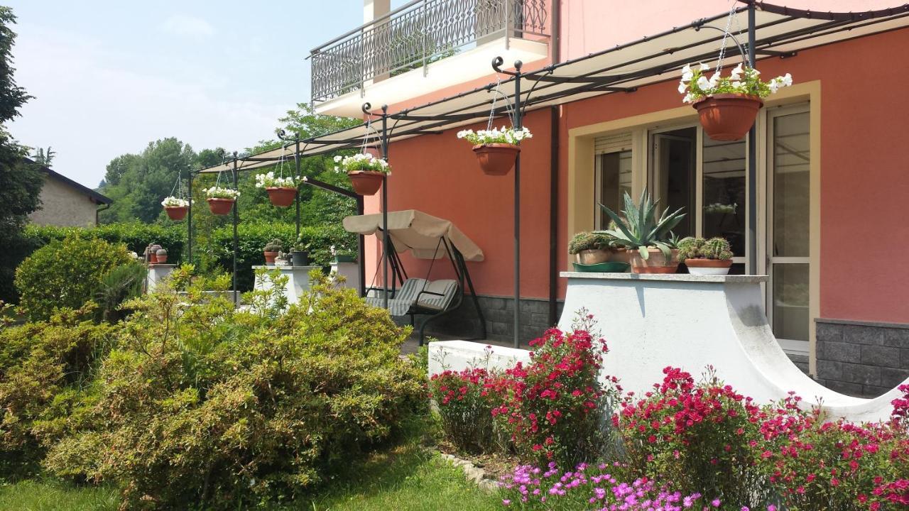 La Rosa Tra I Laghi B&B Meina Exteriér fotografie