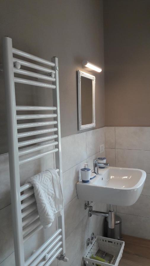 La Rosa Tra I Laghi B&B Meina Exteriér fotografie