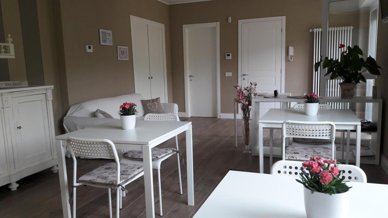 La Rosa Tra I Laghi B&B Meina Exteriér fotografie