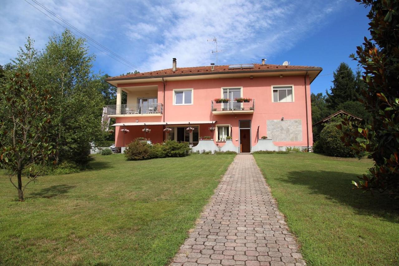 La Rosa Tra I Laghi B&B Meina Exteriér fotografie