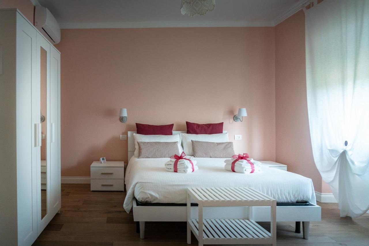 La Rosa Tra I Laghi B&B Meina Exteriér fotografie