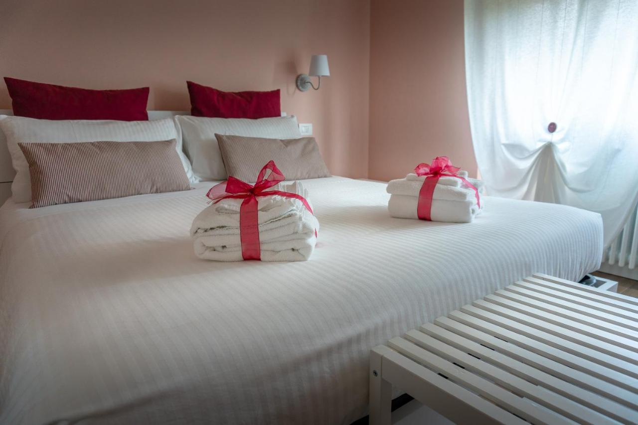La Rosa Tra I Laghi B&B Meina Exteriér fotografie